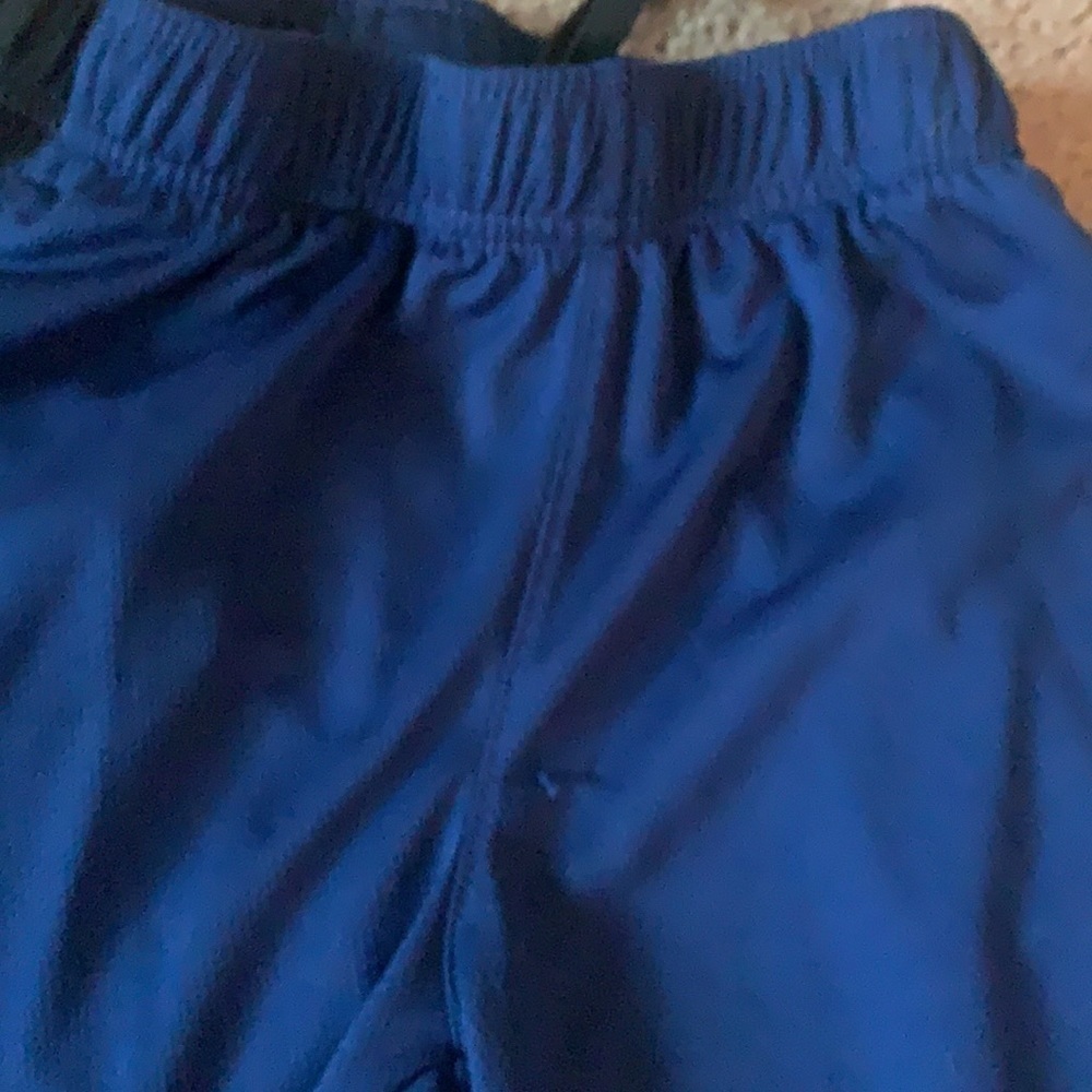 Old navy size 8 pants - Picture 3 of 4